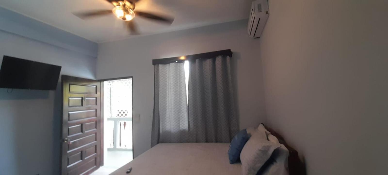 Serenade Hotel Placencia Ngoại thất bức ảnh