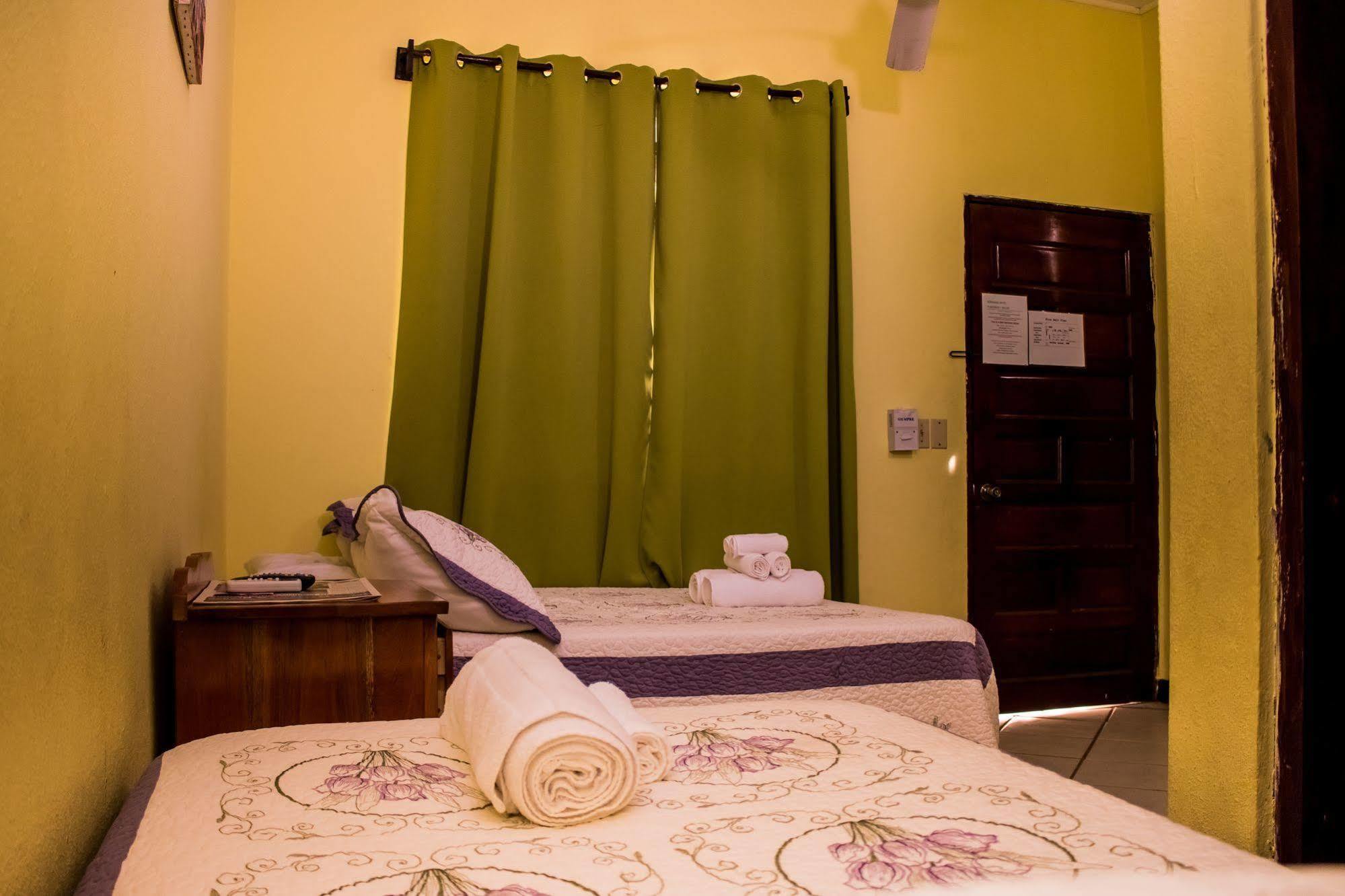 Serenade Hotel Placencia Ngoại thất bức ảnh