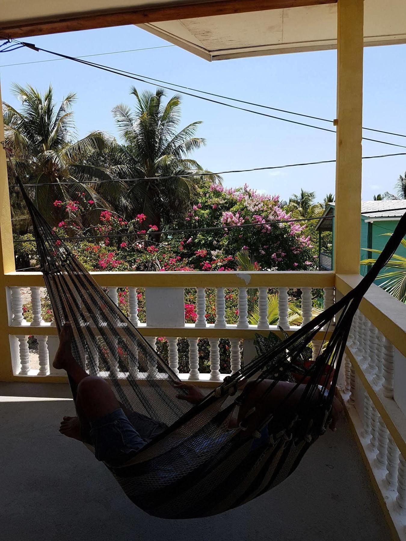 Serenade Hotel Placencia Ngoại thất bức ảnh